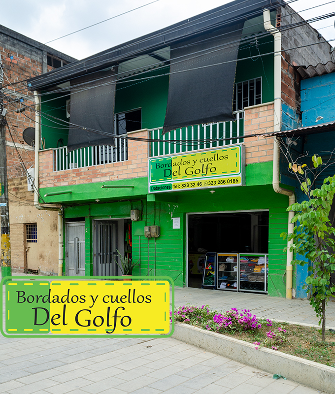 Bordados y Cuellos Del Golfo