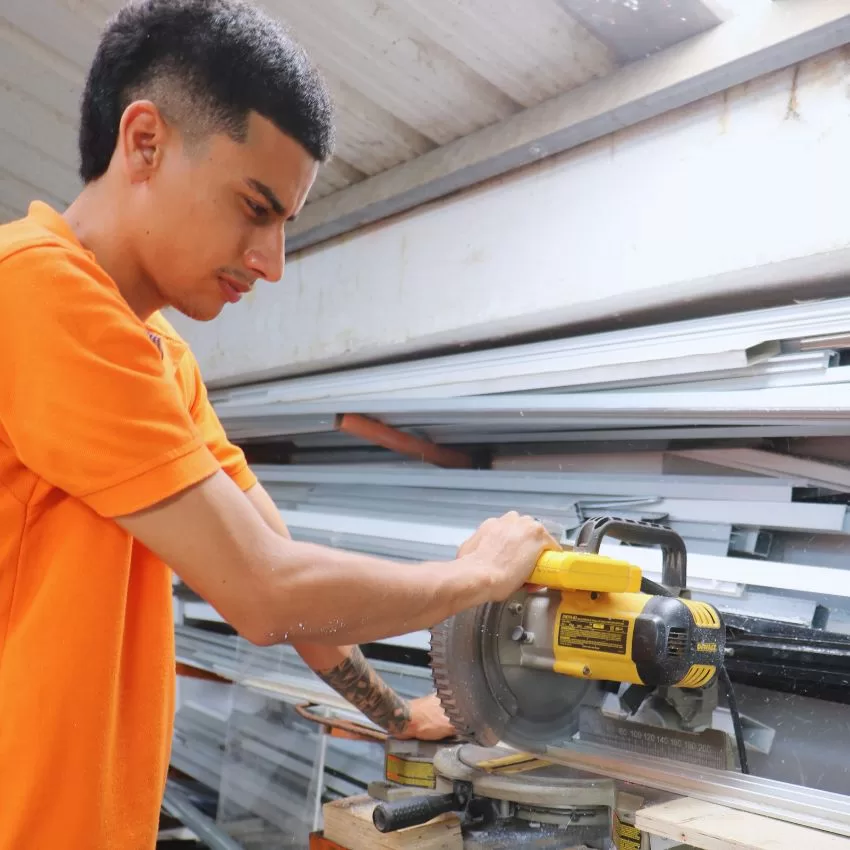 Distri Bahia, Puertas en Aluminio