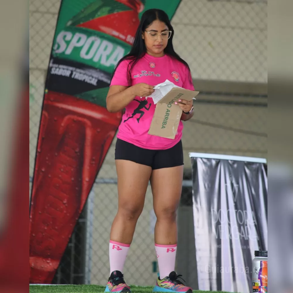 Presentadora evento, carrera de la mujer en Chigorodó, Antioquia